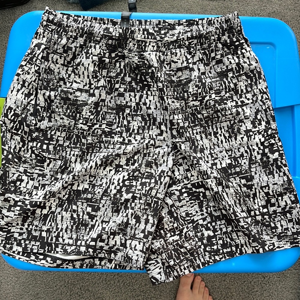 Men’s Lululemon shorts - size medium